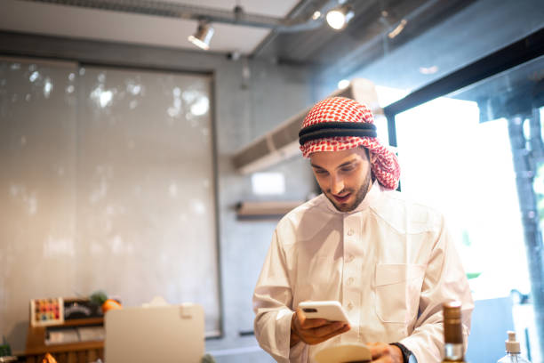 Easy ways to find out the owner of a mobile number in UAE